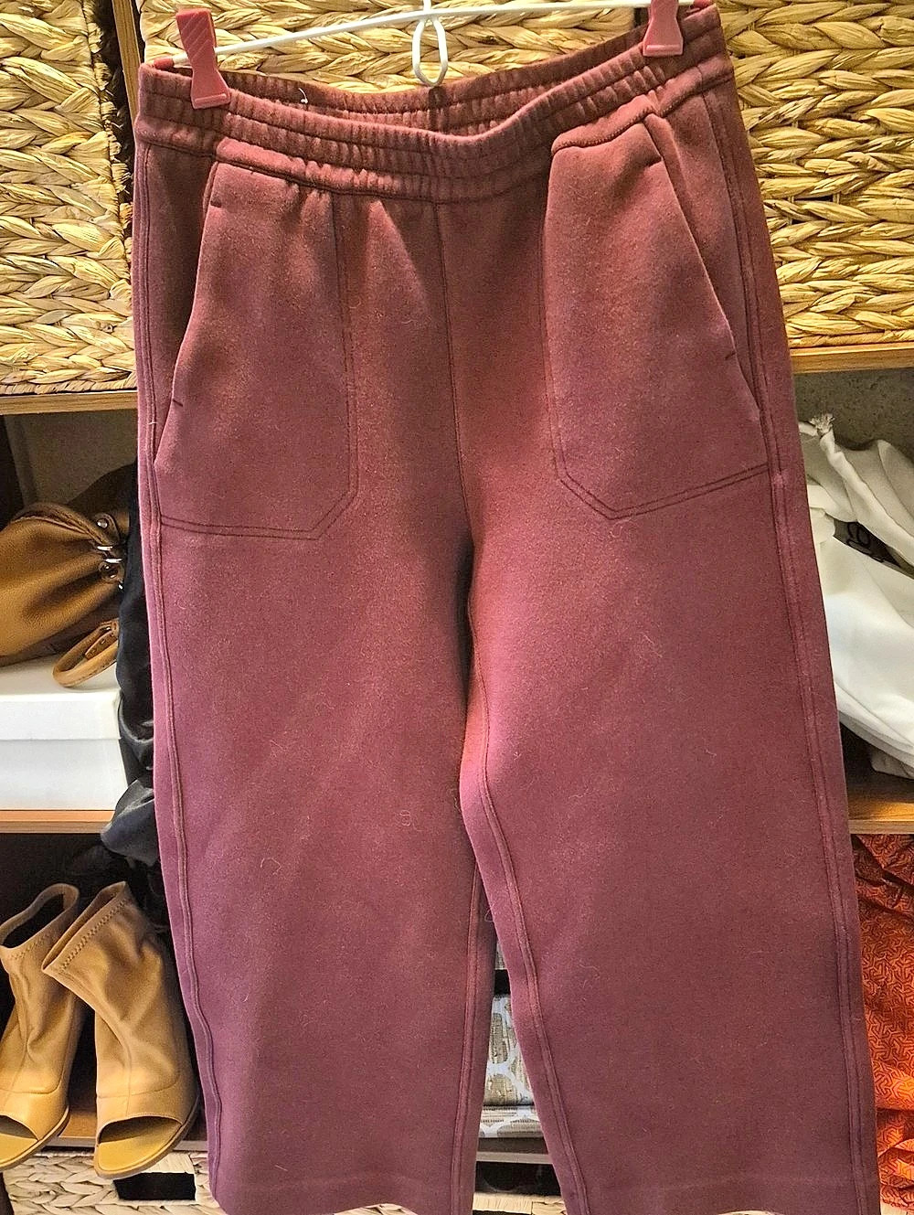 Banana Republic Jogger Pants in Cranberry/burgundy Size Small Like New